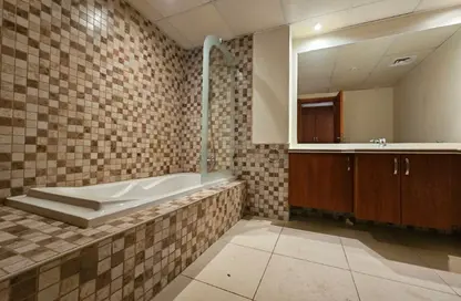 شقة - 1 حمام للايجار في طريق بورتو الغربي - بورتو أرابيا - جزيرة اللؤلؤة - الدوحة