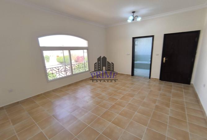 922995 - Property Image 3