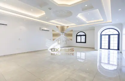 فيلا - 7 غرف نوم - 7 حمامات للايجار في شارع النعيجة - النعيجة - الدوحة