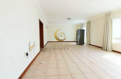 Apartment - 3 Bedrooms - 3 Bathrooms for rent in Al Mansoura - Al Mansoura - Doha