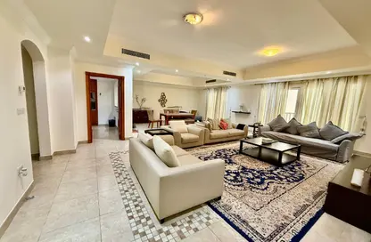 Apartment - 2 Bedrooms - 3 Bathrooms for rent in East Porto Drive - Porto Arabia - The Pearl Island - Doha