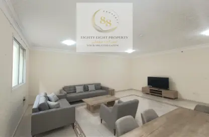 Living / Dining Room image for: Apartment - 3 Bedrooms - 3 Bathrooms for rent in Ghanem Business Centre - Fereej Bin Mahmoud South - Fereej Bin Mahmoud - Doha, Image 1