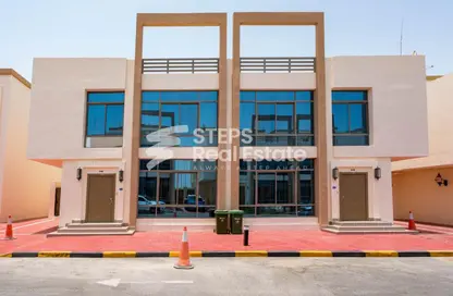 Villa - 6 Bedrooms - 4 Bathrooms for sale in Al Wukair - Al Wukair - Al Wakra