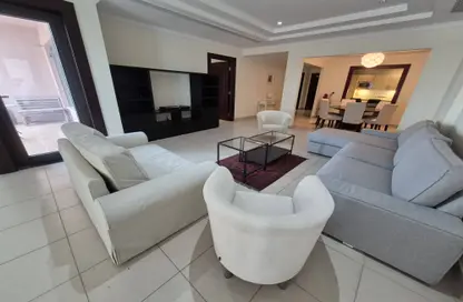 Apartment - 1 Bedroom - 2 Bathrooms for rent in Tuscan Tower - Porto Arabia - The Pearl Island - Doha