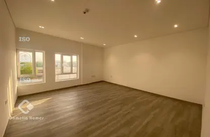 شقة - 2 غرف نوم - 3 حمامات للايجار في فريج كليب - الدوحة