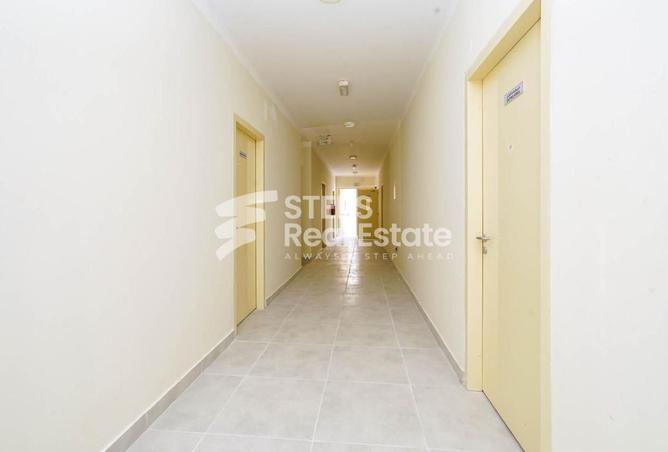 930383 - Property Image 2