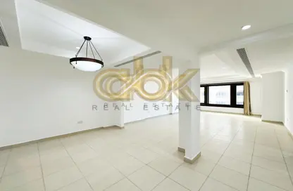 Apartment - 1 Bedroom - 2 Bathrooms for rent in East Porto Drive - Porto Arabia - The Pearl Island - Doha