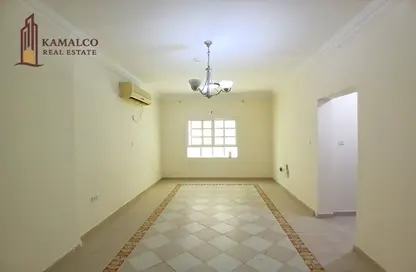 Apartment - 2 Bedrooms - 2 Bathrooms for rent in Doha Al Jadeed - Doha