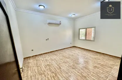 Empty Room image for: Villa - 4 Bedrooms - 4 Bathrooms for rent in Janayin Al Waab - Al Waab - Doha, Image 1