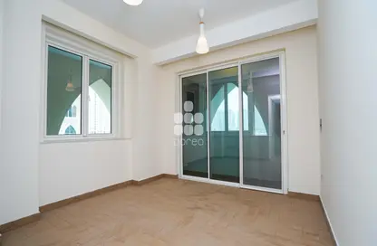 Apartment - 3 Bedrooms - 3 Bathrooms for rent in Viva West - Viva Bahriyah - The Pearl Island - Doha