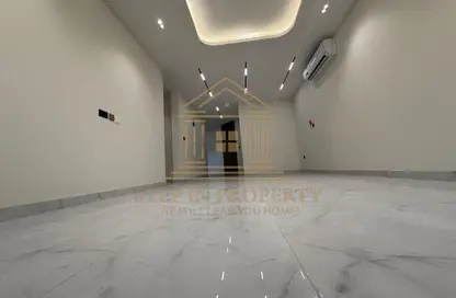 Apartment - 2 Bedrooms - 3 Bathrooms for rent in Al Messila - Al Messila - Doha