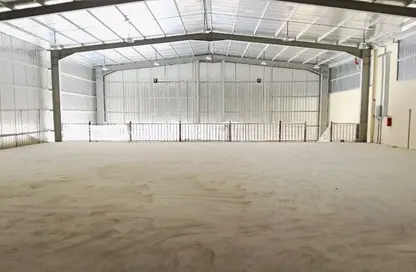 مخزن - استوديو - 5 حمامات للايجار في شارع الصناعية الشرقي - بركة العوامر - الوكرة