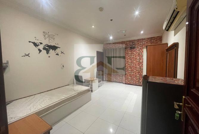 933448 - Property Image 3