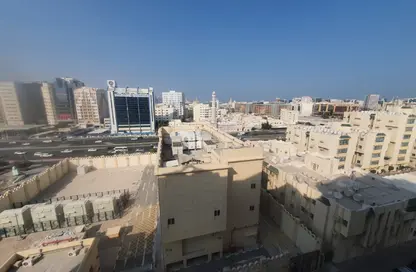 شقة - 3 غرف نوم - 2 حمامات للايجار في شارع حضرموت - دوحة الجديد - الدوحة