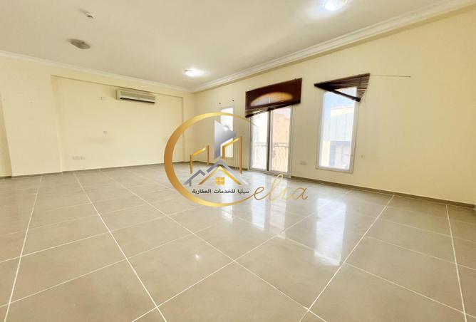 933818 - Property Image 3