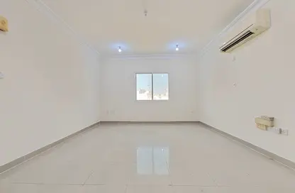 شقة - 2 غرف نوم - 2 حمامات للايجار في فريج عبد العزيز - فريج عبد العزيز - الدوحة