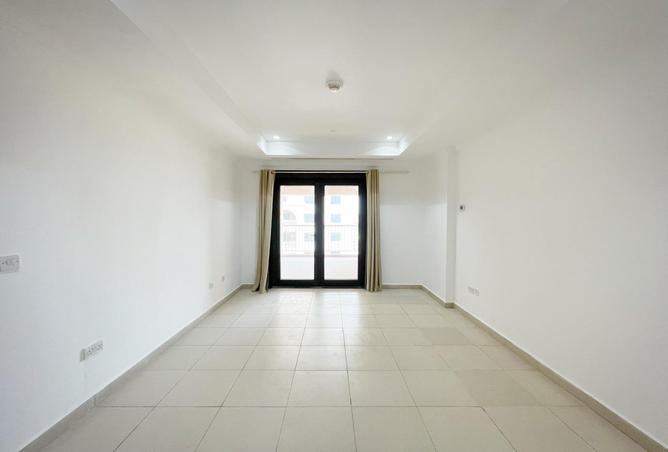 914093 - Property Image 2
