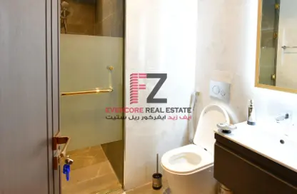 صورة لـ حمام (بنتهاوس  (روف - 4 غرف نوم - 4 حمامات للايجار في حدائق فلورستا - جزيرة اللؤلؤة - الدوحة ، صورة رقم 1