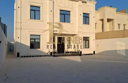 Villa - 7 Bedrooms - 7 Bathrooms for sale in Umm Qarn - Al Daayen