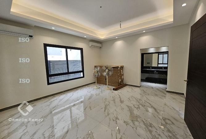 962493 - Property Image 3