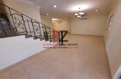 صورة لـ استقبال / بهو شقة - 3 غرف نوم - 3 حمامات للايجار في شارع وادي الشاهينيا - عين خالد - الدوحة ، صورة رقم 1