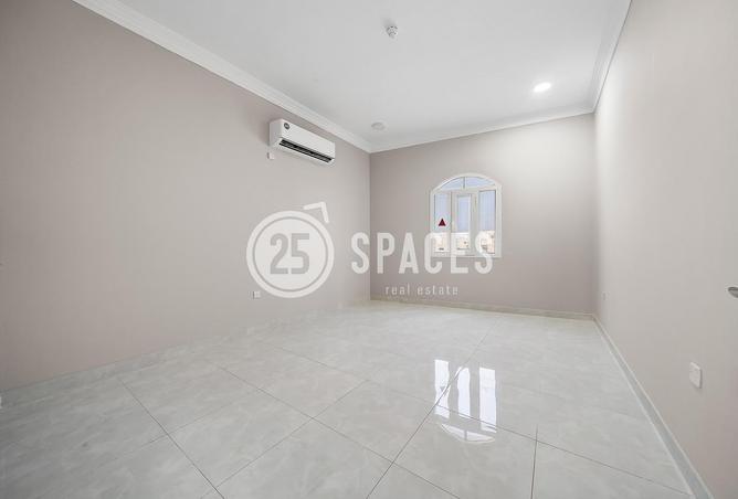 932606 - Property Image 3