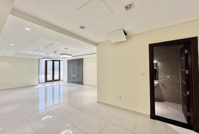 938749 - Property Image 2
