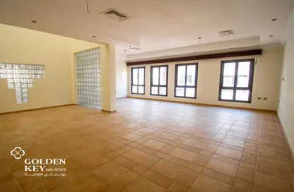 Villa - 4 Bedrooms - 3 Bathrooms for rent in Tariq Street - Fereej Bin Omran - Doha