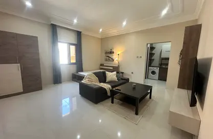 Apartment - Studio - 1 Bathroom for rent in Jeliah - Doha