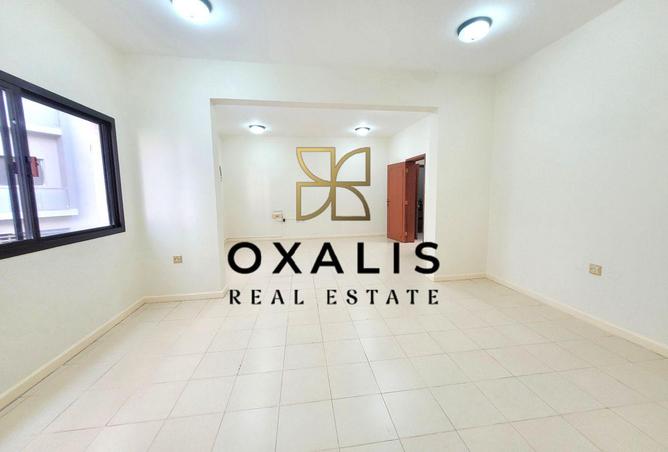 956668 - Property Image 2