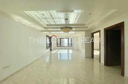 Apartment - 2 Bedrooms - 3 Bathrooms for rent in West Porto Drive - Porto Arabia - The Pearl Island - Doha