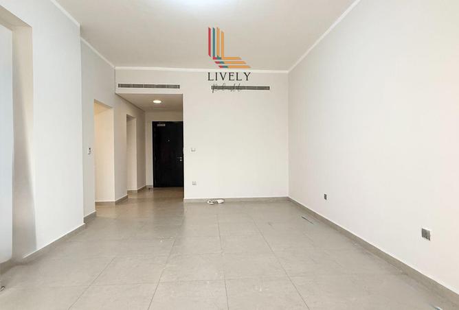 974573 - Property Image 2