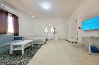 Villa - Studio - 1 Bathroom for rent in Al Nuaija Street - Al Nuaija - Doha