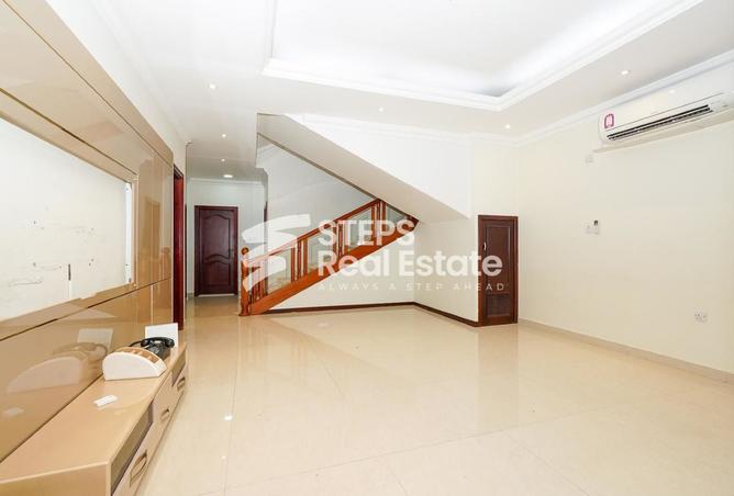 968015 - Property Image 2