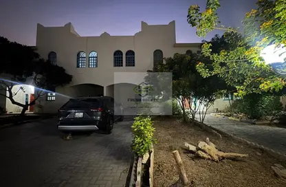 فيلا - 4 غرف نوم - 4 حمامات للايجار في شارع المطار القديم - طريق المطار القديم - الدوحة