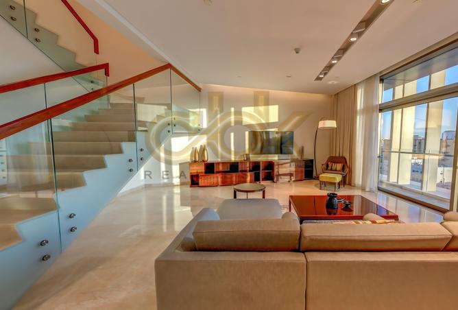 975247 - Property Main Image