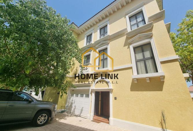 916477 - Property Image 2