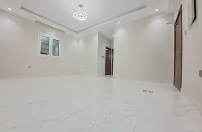 شقة - 2 غرف نوم - 2 حمامات للايجار في 43 المطار القديم - طريق المطار القديم - الدوحة