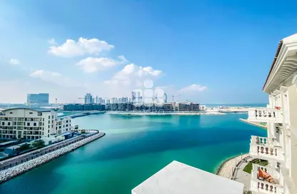 Apartment - 2 Bedrooms - 3 Bathrooms for rent in Mercato - Qanat Quartier - The Pearl Island - Doha
