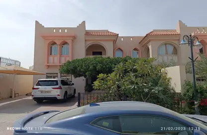 فيلا - 4 غرف نوم - 4 حمامات للايجار في 871 شارع - جنوب الدحيل - الدحيل - الدوحة