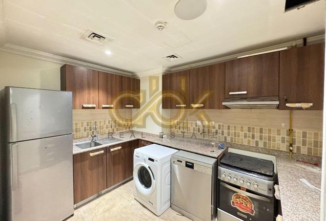 956044 - Property Image 2