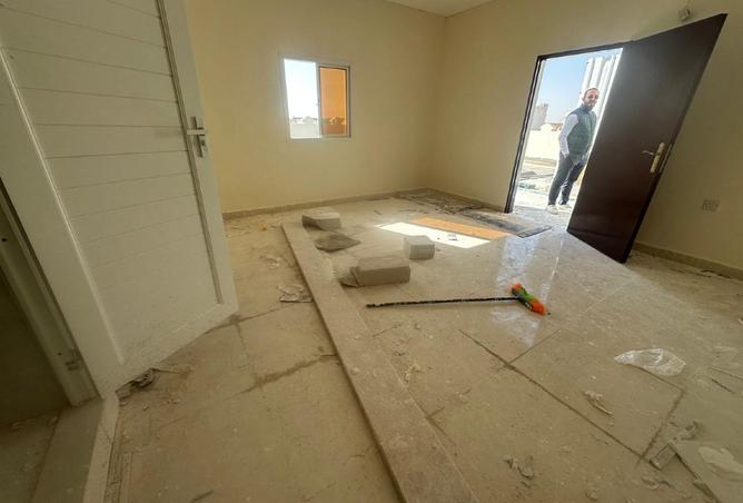 991727 - Property Image 2