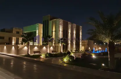 Compound - 4 Bedrooms - 6 Bathrooms for rent in Maamoura Villas - Al Maamoura - Doha