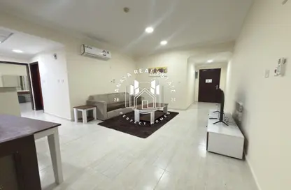 شقة - غرفة نوم - 1 حمام للايجار في ام غوالينا تجارية - ام غويلينا - أم غويلينا - الدوحة