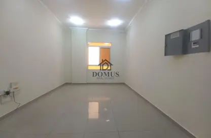 شقة - 2 غرف نوم - 2 حمامات للايجار في شارع ثابت بن زايد - المنصورة - الدوحة