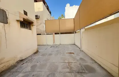 Apartment - 3 Bedrooms - 3 Bathrooms for rent in Fereej Kulaib - Doha
