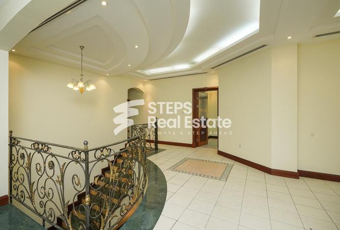 967230 - Property Image 2