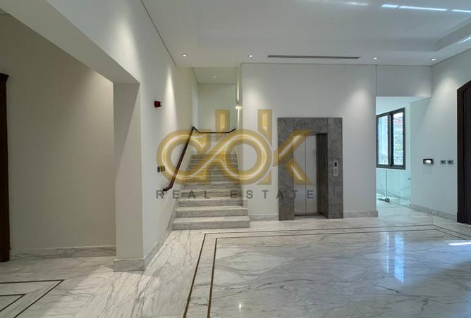 834332 - Property Image 2