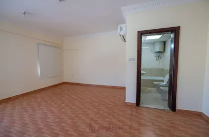 Apartment - 3 Bedrooms - 3 Bathrooms for rent in Al Muntazah - Doha