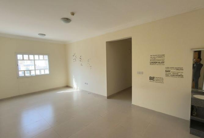 989561 - Property Image 2